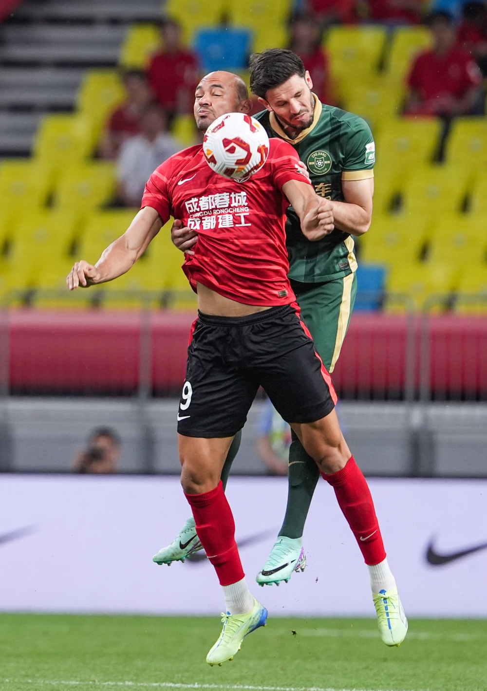 英媒：吉拉西夏窗可能加盟顶级俱乐部，其合同中有特殊解约金（英媒：吉拉西今夏或投奔豪门，合同设有特殊解约金条款）