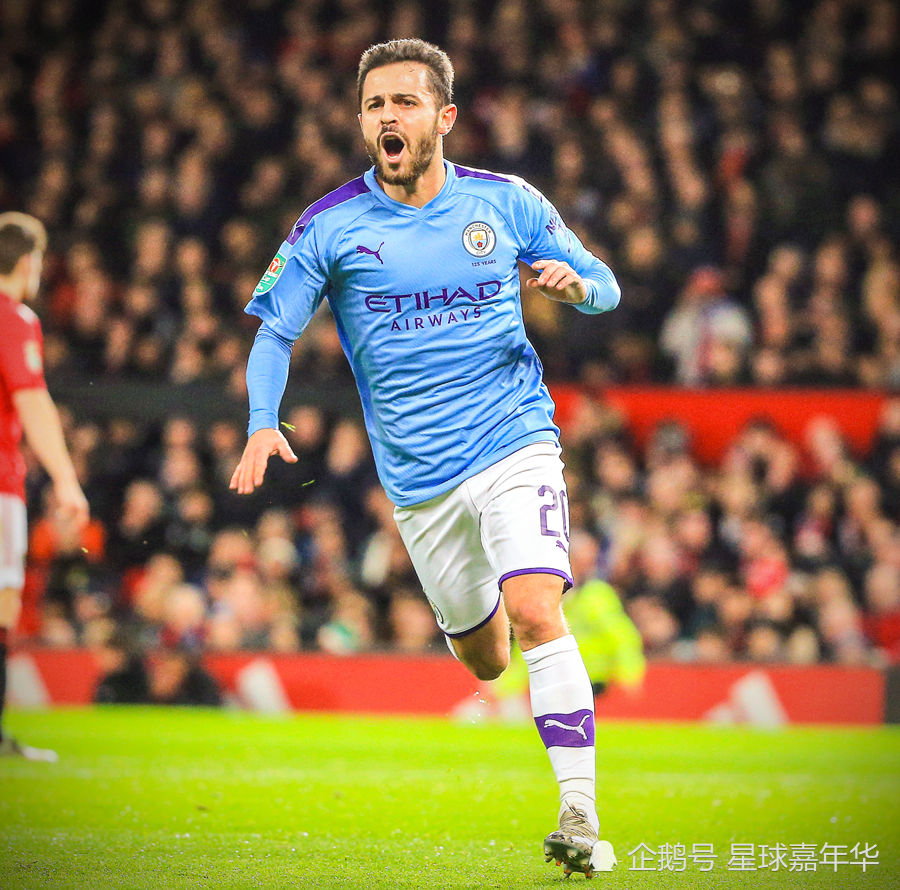 队报评法甲第14轮最佳阵：托万助朗斯登顶领衔，巴黎无人入选（《队报》评法甲第14轮最佳阵容：托万率朗斯称雄，巴黎零入选）