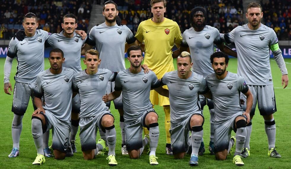 邮报：曼联将在主场提供客场比赛直播观赛服务，每场收25英镑（邮报：曼联计划在老特拉福德开放客场比赛直播观赛，单场25英镑）