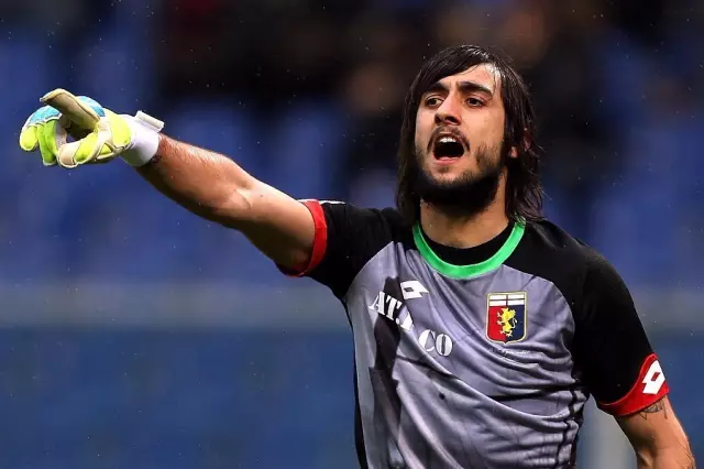 维埃里：现在拿皮奥和其他人比较毫无意义，应该让他安心踢球（维埃里：别再拿皮奥跟他人对比了，让他专心踢球才是正道）