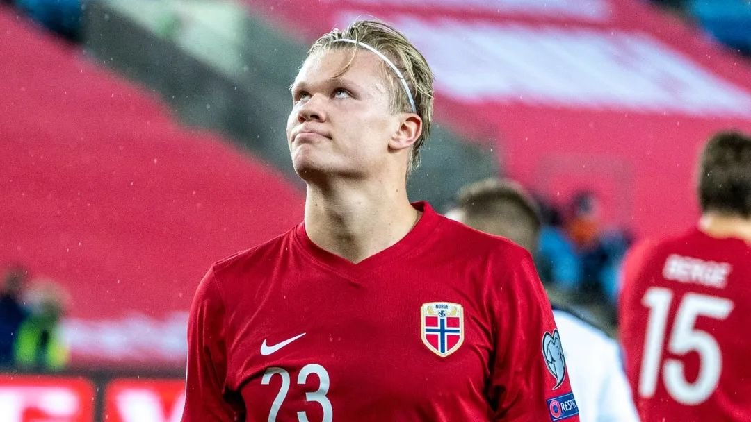 梅西：我在巴萨踢了一辈子球，却没能以我想象的方式告别（梅西：效力巴萨一生，却未能以理想方式告别）