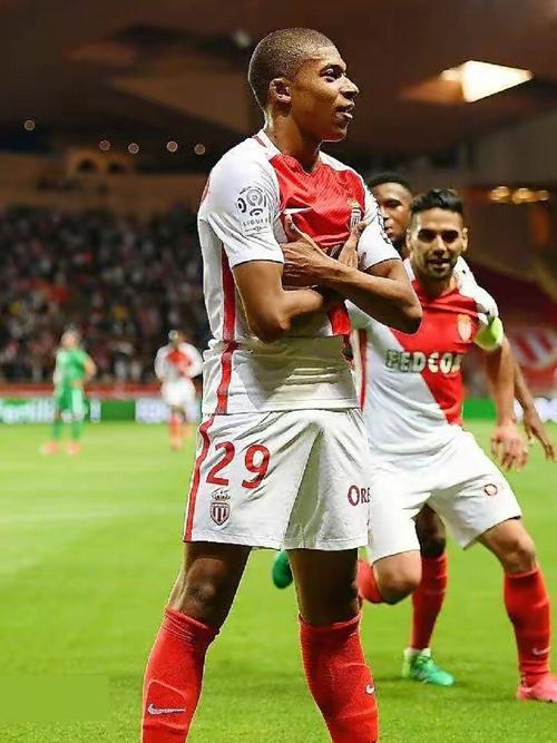 罗马诺：曼城将在本周与伯恩茅斯谈塞门约，利物浦想要截胡（罗马诺：曼城本周将与伯恩茅斯商谈引进塞门约，利物浦意图半路截胡）