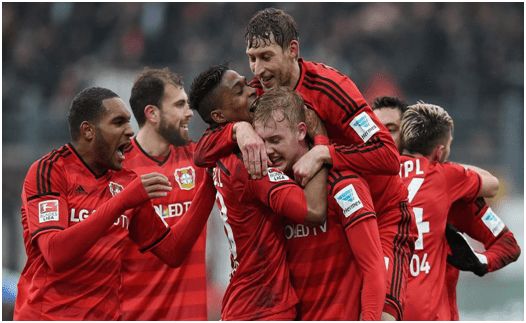 尤文王朝崩塌前夜！8000万神锋轰然倒下（尤文盛世将尽：8000万锋霸突然倒下）